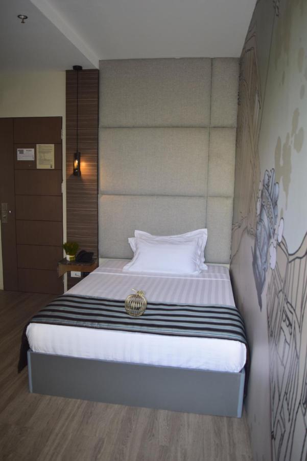 Dy Viajero Transient Hotel Нага Екстер'єр фото